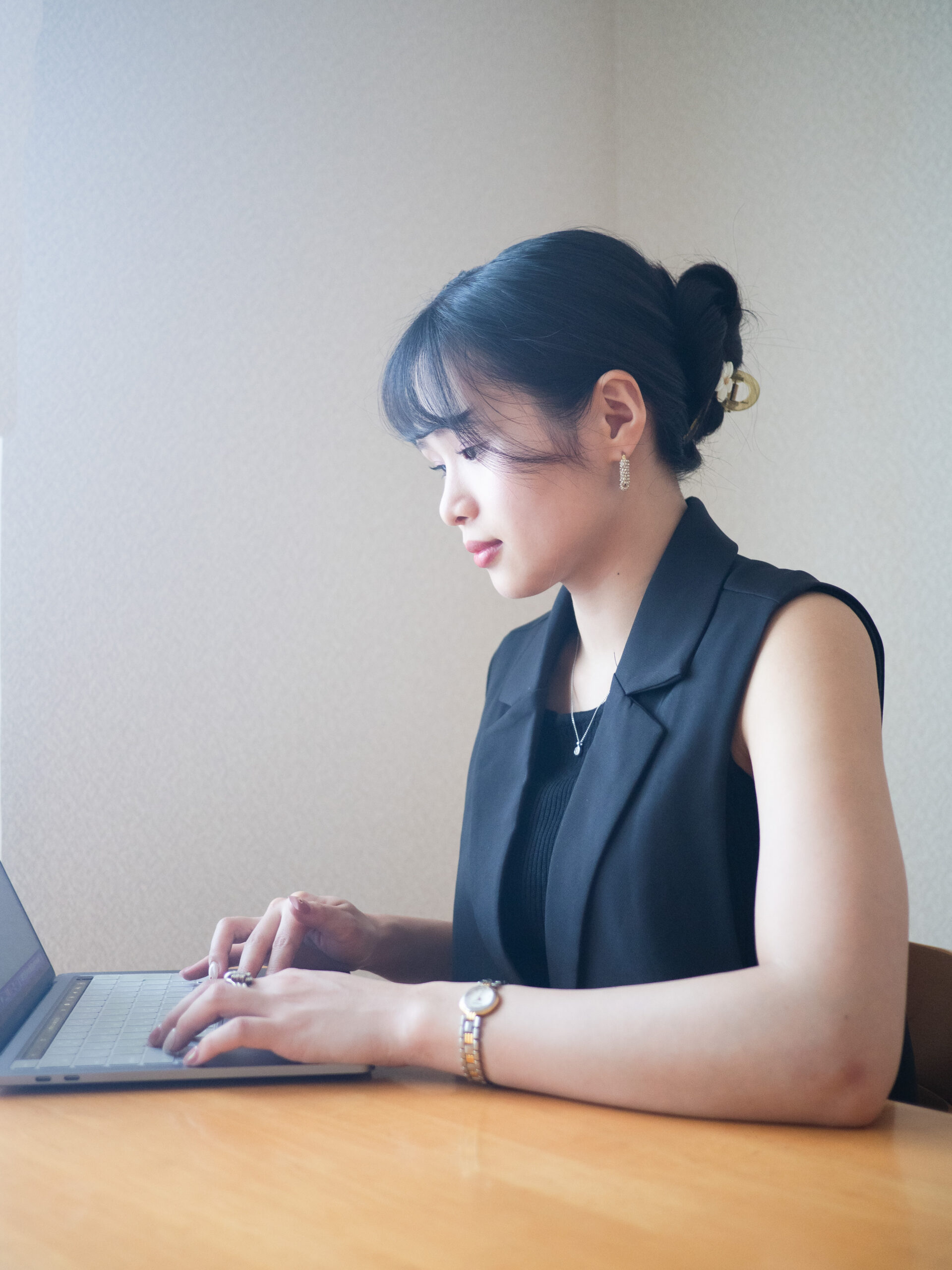 久留米ホームページ制作てらすがホームページを制作している様子